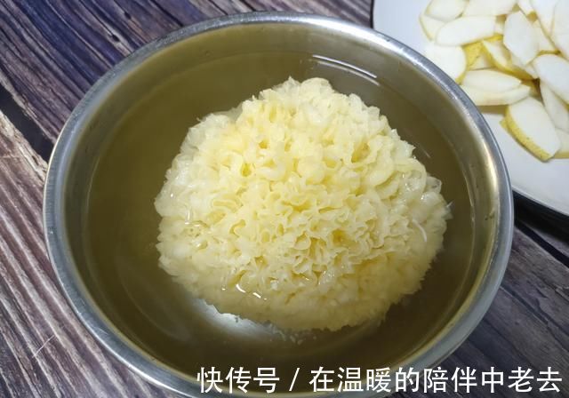 热水|煮银耳汤,凉水下锅还是热水下锅不少人搞错了,难怪银耳不出胶