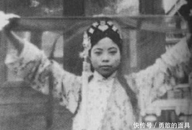 恩爱|45岁车夫娶了溥仪的皇妃，恩爱一生，临死前的一句话耐人寻味