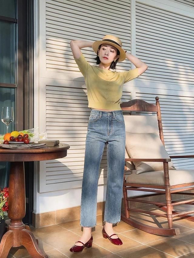 t恤|“基础款”怎么穿出气质感?看看这些搭配方式,优雅温柔又有格调