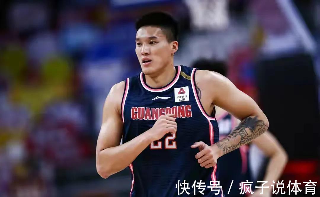王薪凯|CBA是职业比赛,不是友谊赛,杜锋的无后卫怪阵差点让自己翻船!