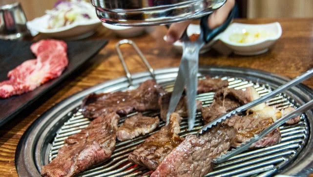 在韩国吃过的最过瘾一次“烤牛肉”,份量大,想起来就流口水