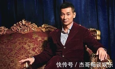 冷面笑匠|赵文卓意外出圈,“冷面笑匠”和“镇场大哥”的名号,他实至名归