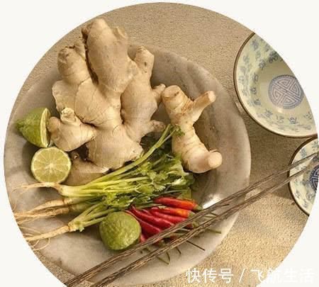 代茶饮|生姜加一宝，一种新的吃法，治头疼，体内再也没湿毒