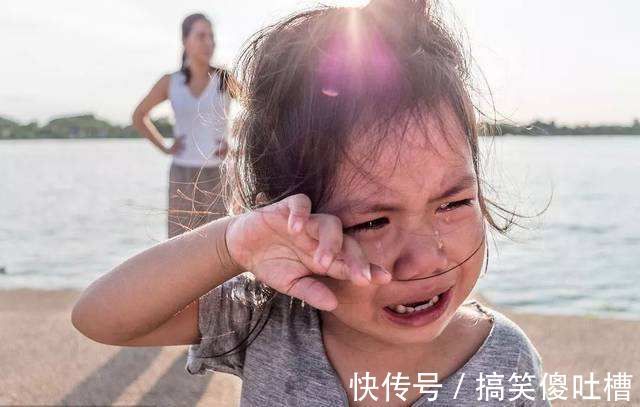 小美|5岁女儿遭妈妈吼,静默怔楞,半天后说出一句话,家长突觉愧疚