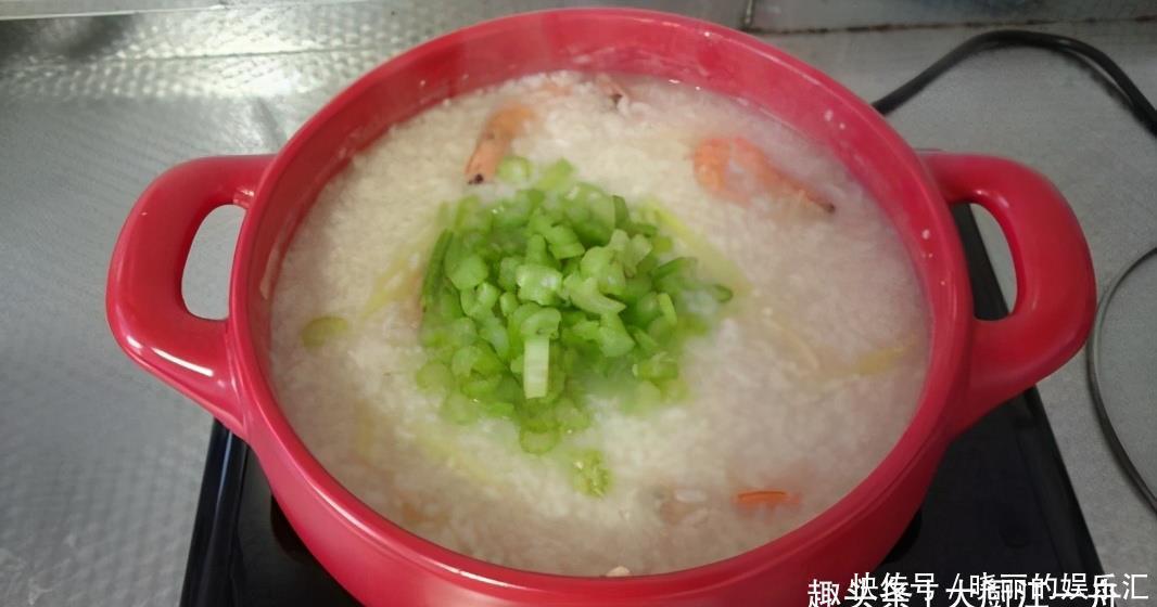 不错|熬白粥时,锅里只加水就不错了!大厨教你这3招,米粥黏稠又好喝