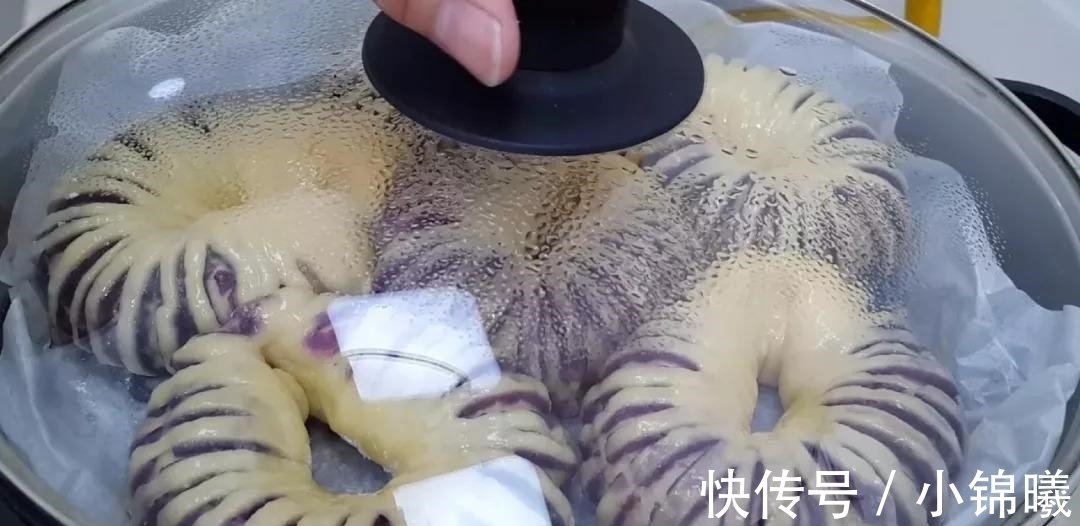 面团|1斤面粉, 4个紫薯, 不用一滴水, 平底锅做的小面包, 边吃边流口水