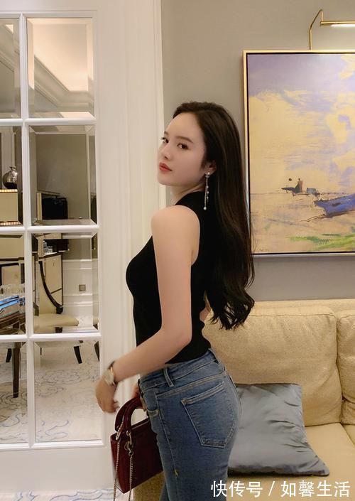 身材|妹子身材确实笨重了点，但衣品不错，适合穿牛仔短裤