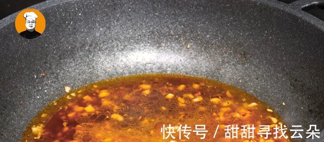 茄子和西红柿是绝配,简单一烧,酸甜开胃,软糯下饭!