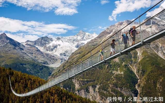 有这样一座桥看上去很简陋，挂在半山腰，你们走过吗？