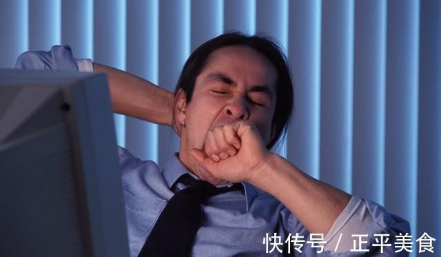 蛋黄|高血压患者谨记少吃2物，坚持2事，血压慢慢降回“安全线”