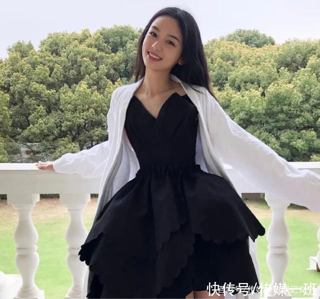 周也|“二公主”第一波热搜来袭，和周也炒姐妹情深，粉丝却争议四起?