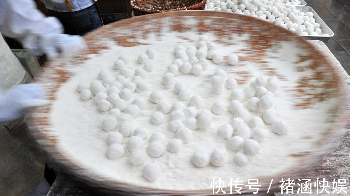开水|汤圆开水还是冷水下锅,都不对,教你正确煮汤圆,不破皮不露馅!
