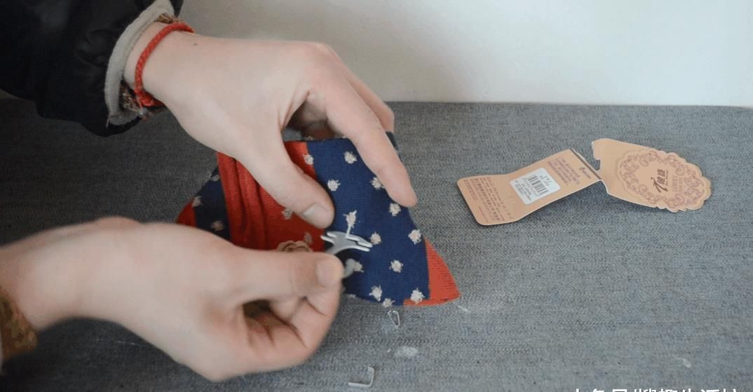 原来袜子上的挂钩还有这个妙用, 看到的人没有一个不夸好的