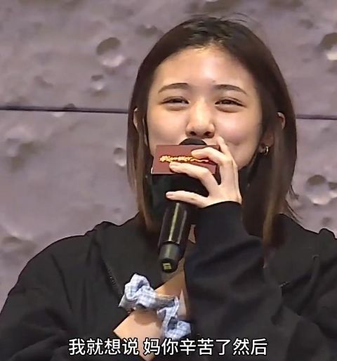 汪峰|“一声女儿一声妈”，章子怡与汪峰大女儿互动画面感人，不愧是高情商女星