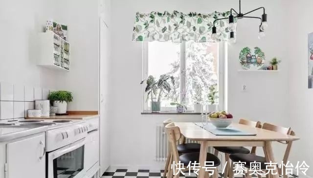 书香味|晒父母57平小户型,全屋都很温馨,卫生间门口打衣柜!太舒服了