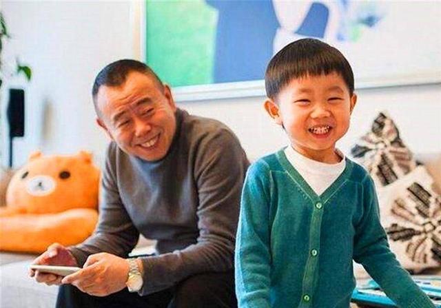 下巴|有一种遗传叫“专挑父母缺点长”,完美避开优点,基因太神奇了