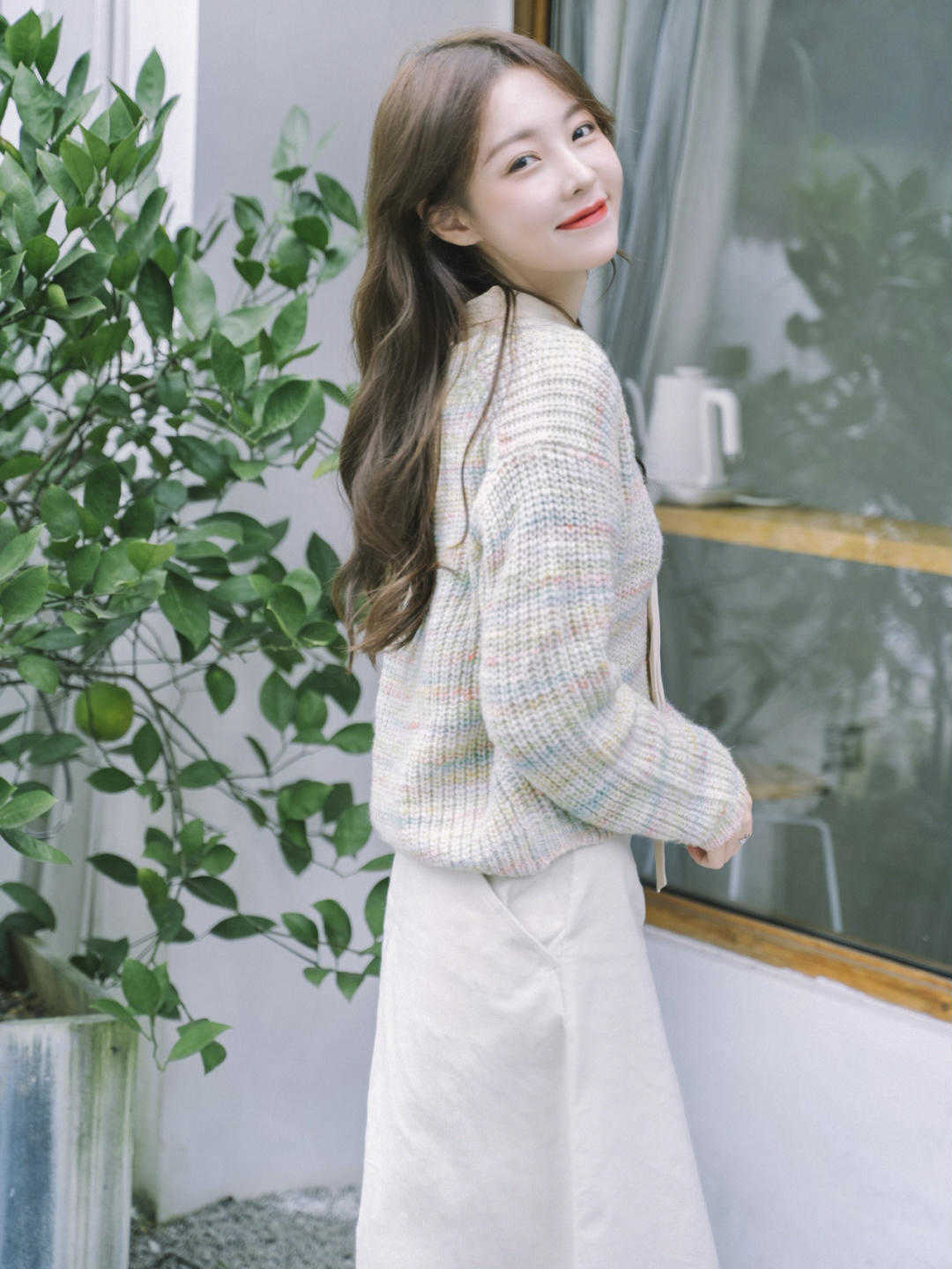 温柔|秋冬季节也是毛衣必备,如何穿毛衣好看,可以从下装下功夫