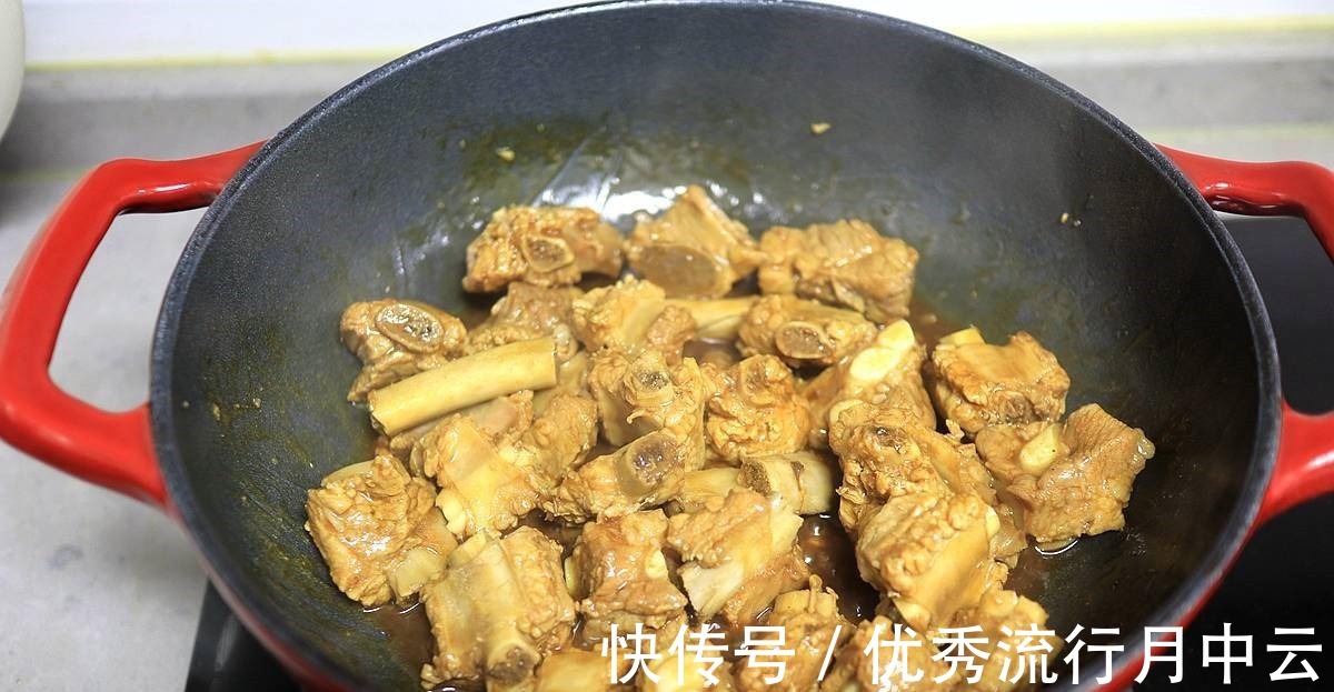 立冬了,巧用料汁做酱香排骨,满口都是肉真解馋!