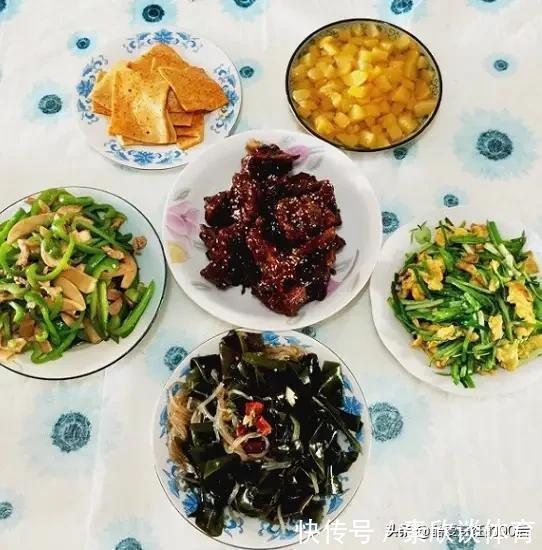 红烧排骨|舅舅家摘荔枝，给我60元请我去做饭，看到菜，舅舅：你也太精明了