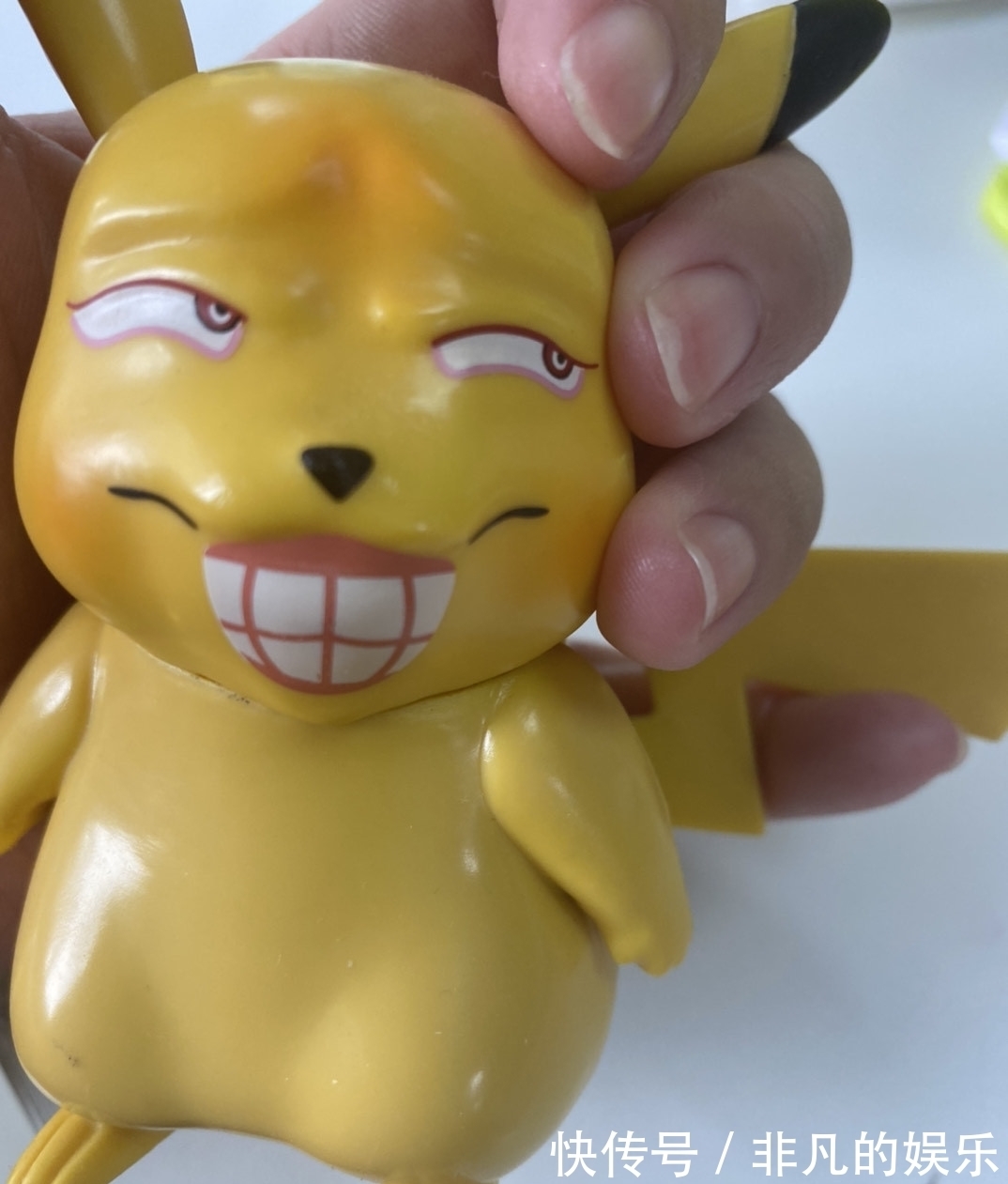眼睛|毁童年的“山寨手办”,看一次辣一次眼睛,崩到原作者都认不出来