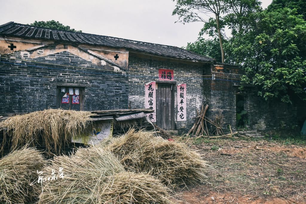 乡村|穿红裙到乡村旅游，吓得村民一哆嗦，这座百年村庄其实时光静好