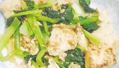 血管狭窄|总是吃肉的人,与从不吃肉的相比,谁的身体会更好?专家给出答案