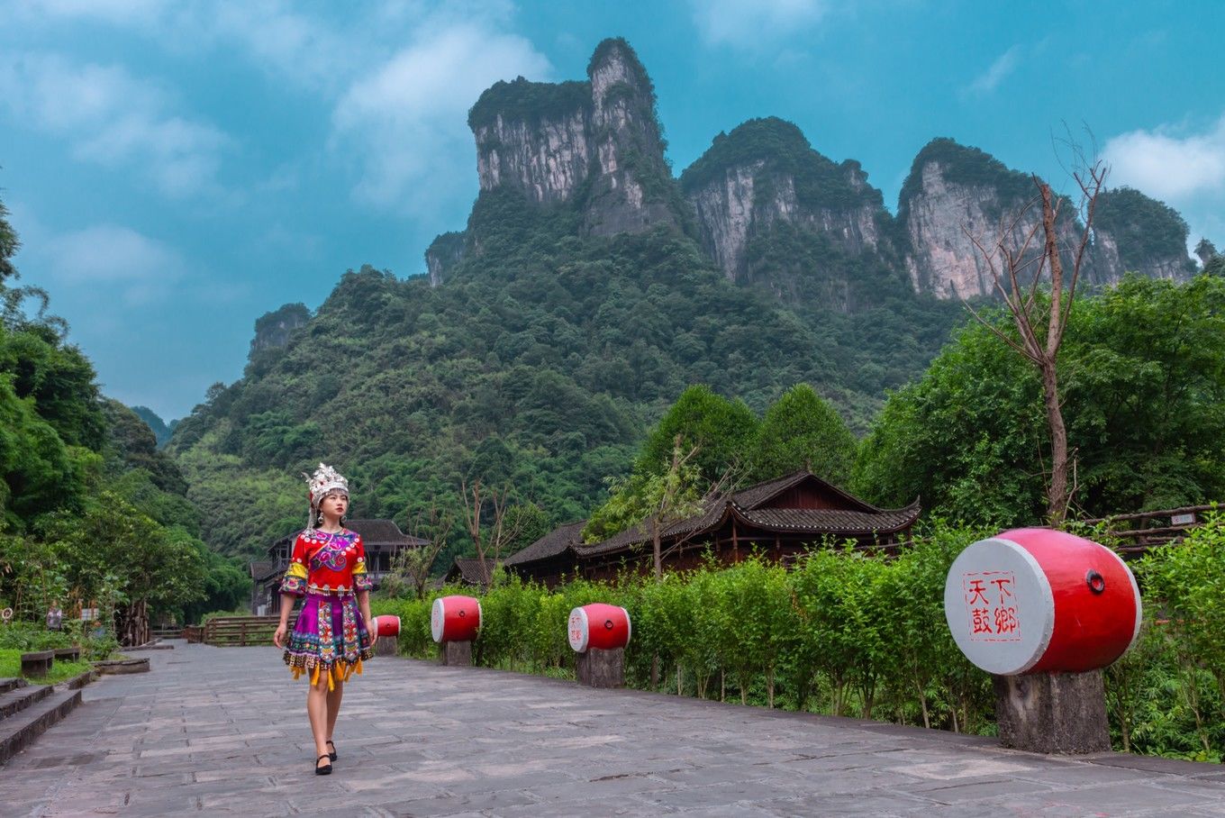 矮寨大桥|自驾《神奇女侠》取景地：矮寨奇观旅游区｜奇遇峡谷高桥、苗寨、飞瀑