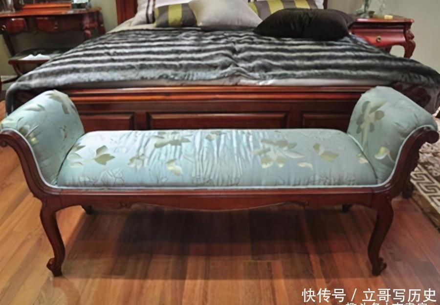 春凳|很多酒店床尾都会摆一个凳子，其实这是古人发明的，名叫“春凳”