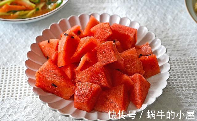 西瓜瓤|外甥女做的午餐，一桌素菜看似清淡却比大鱼大肉好吃，真会过日子