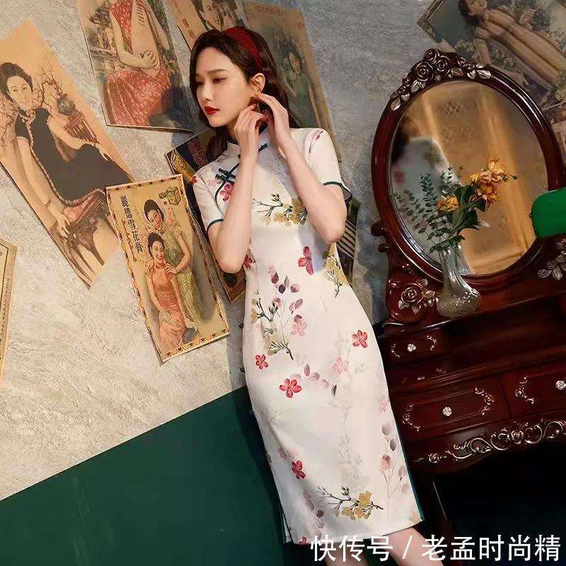 旗袍裙 比包臀裙还火的旗袍裙，时髦简约又不失复古，提升气质又赚回头率