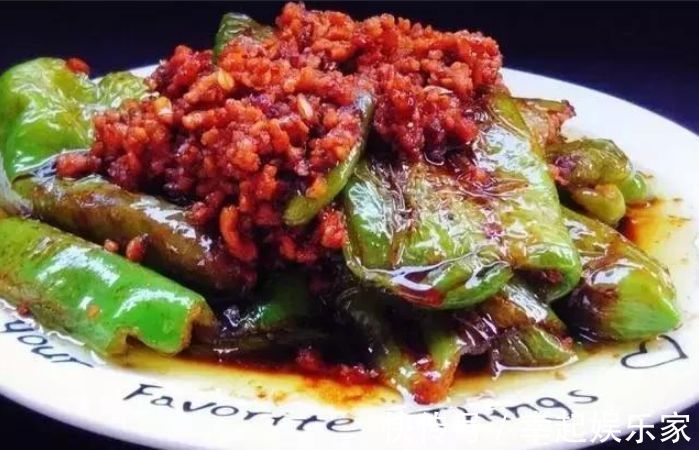 鸡胗炒藕丁|美食推荐鸡胗炒藕丁，番茄烧排骨，虎皮青椒，小炒牛肉条的做法