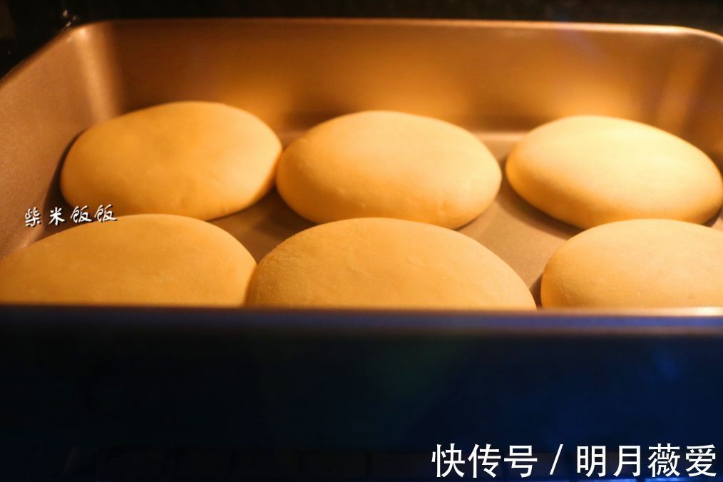 面团|1碗面粉，2个鸡蛋，做成的小饼外酥里软，比面包还好吃