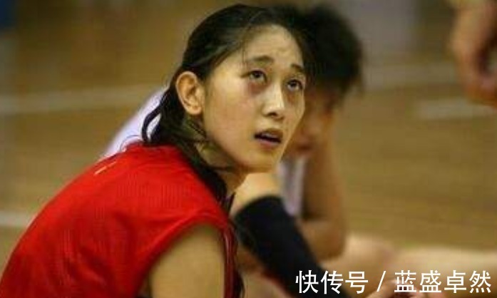 第一美女|还记得女篮第一美女吗退役后年薪令人羡慕,如今42岁气质一绝!