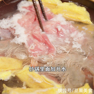 蛋卷|荸荠水果做成全家福，内含8种食材，口口汤鲜