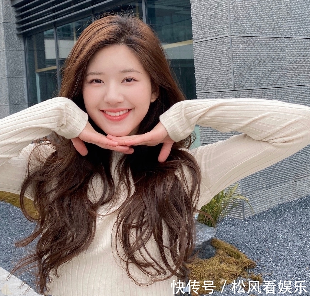 蓬松|想让发量看起来更多首选热巴娜扎同款空气感卷发,减龄还显脸小