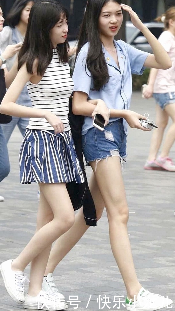 美丽|身穿衬衫的姐姐出街,让人活力十足,何不让自己穿得像花般美丽?