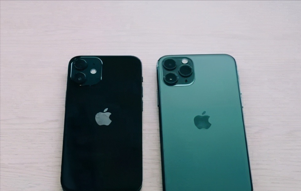 刘海屏|库克公开回应iPhone13：正式确认比iPhone12更好！外观差距巨大！