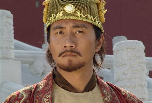 衣服|太子朱标投湖,侍卫急忙跳水救人,朱元璋一瞧岸边的衣服:拖下去