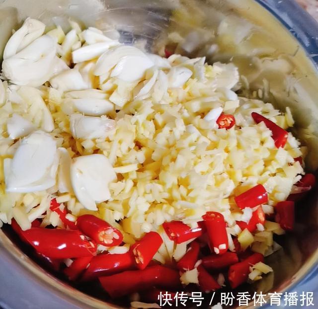 百菜不如白菜，立秋后，学着制作辣白菜，锁住营养美味翻倍