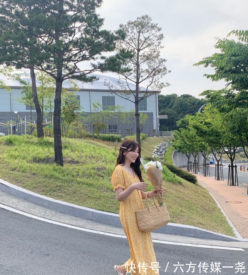 吸睛度|“ 大肠发圈 ”烂大街了!初秋竟然流行土味配饰?