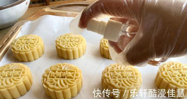 蛋黄膜|你知道为什么做月饼经常失败教你几招，月饼常见问题一次性解决