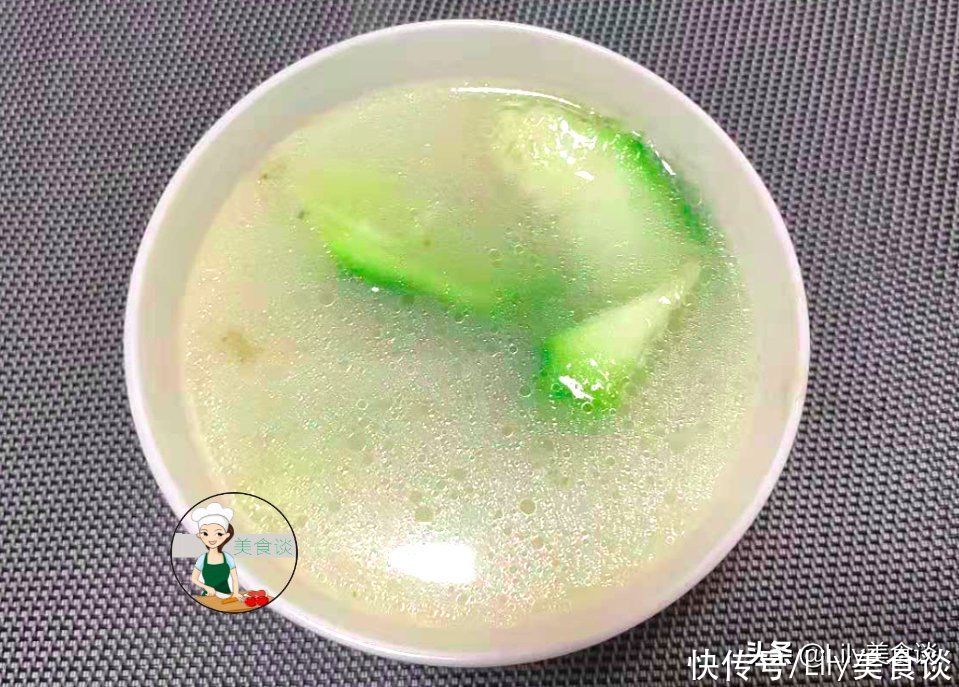 骨头|夏天，丝瓜和它是绝配，切块煮汤，鲜甜清爽营养，比喝骨头汤过瘾