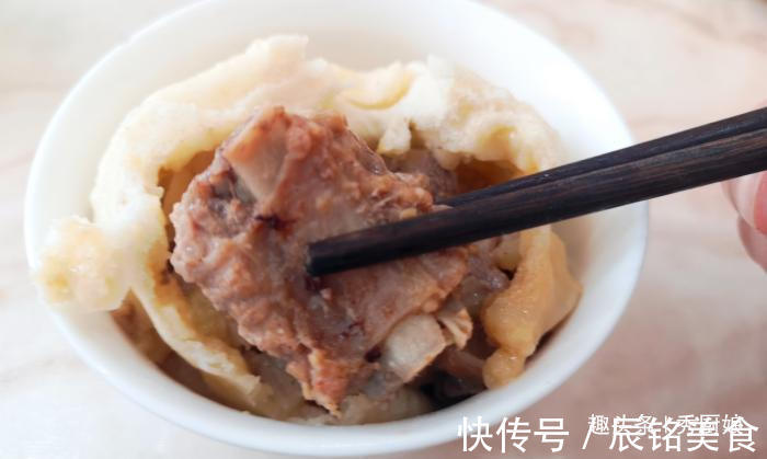 老公|婆婆过生日，媳妇精心准备一桌饭菜，最后却因为此事，遭老公埋怨