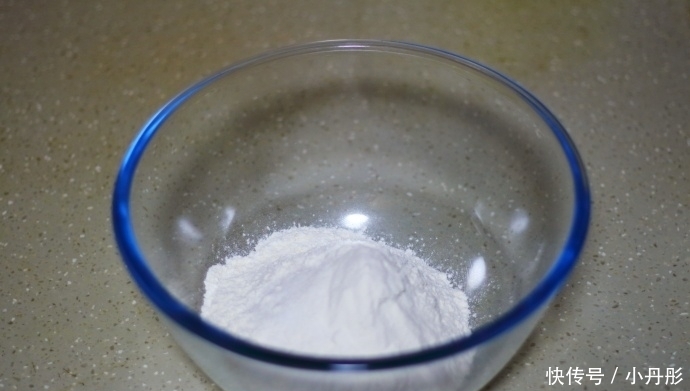 做这款面包,不需要揉面,无糖少油,外酥内软,当早餐营养味道好