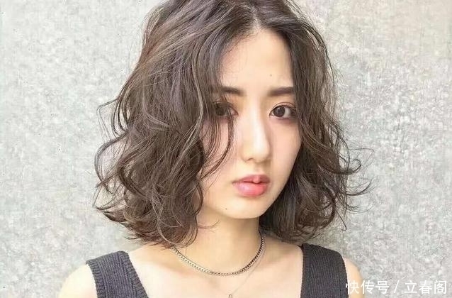 肩膀|女生及肩长度有哪些好看的发型推荐呢?