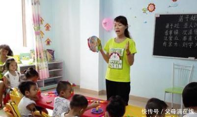 幼儿园|4岁女儿每天“盛装”去幼儿园，被同学孤立，老师：我都不敢碰