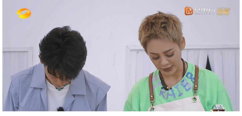 哥哥|丁真去參加《中餐廳》收獲不小，干媽叔叔哥哥都有了，對(duì)未來有很大幫助