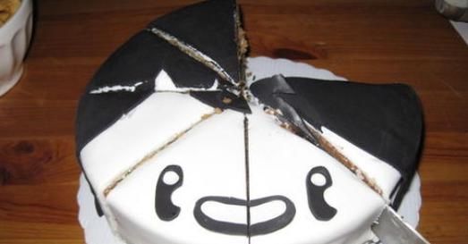  每次|蛋糕切三角吃太浪费了，换个“新切法”，每次吃都跟新鲜的一样