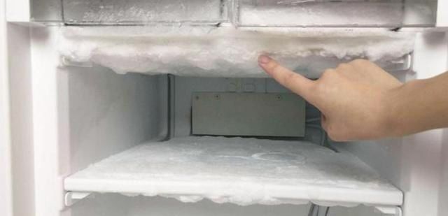 冰箱的霜太厚怎么办只需把它放进去,几分钟全都除干净