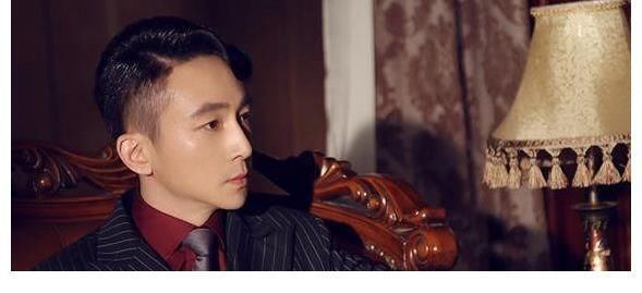 “大江”戲外不簡單，鄧超王凱是他學生，憑《一代梟雄》圈粉無數